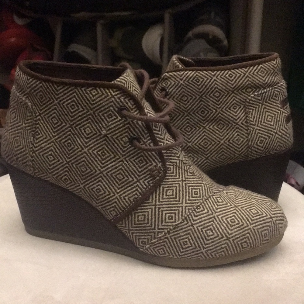 Tom wedges